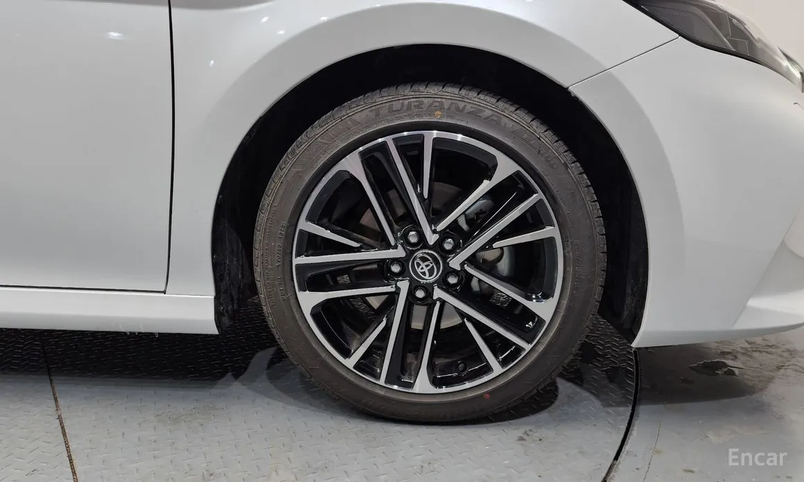 Фото 5 - Toyota Camry