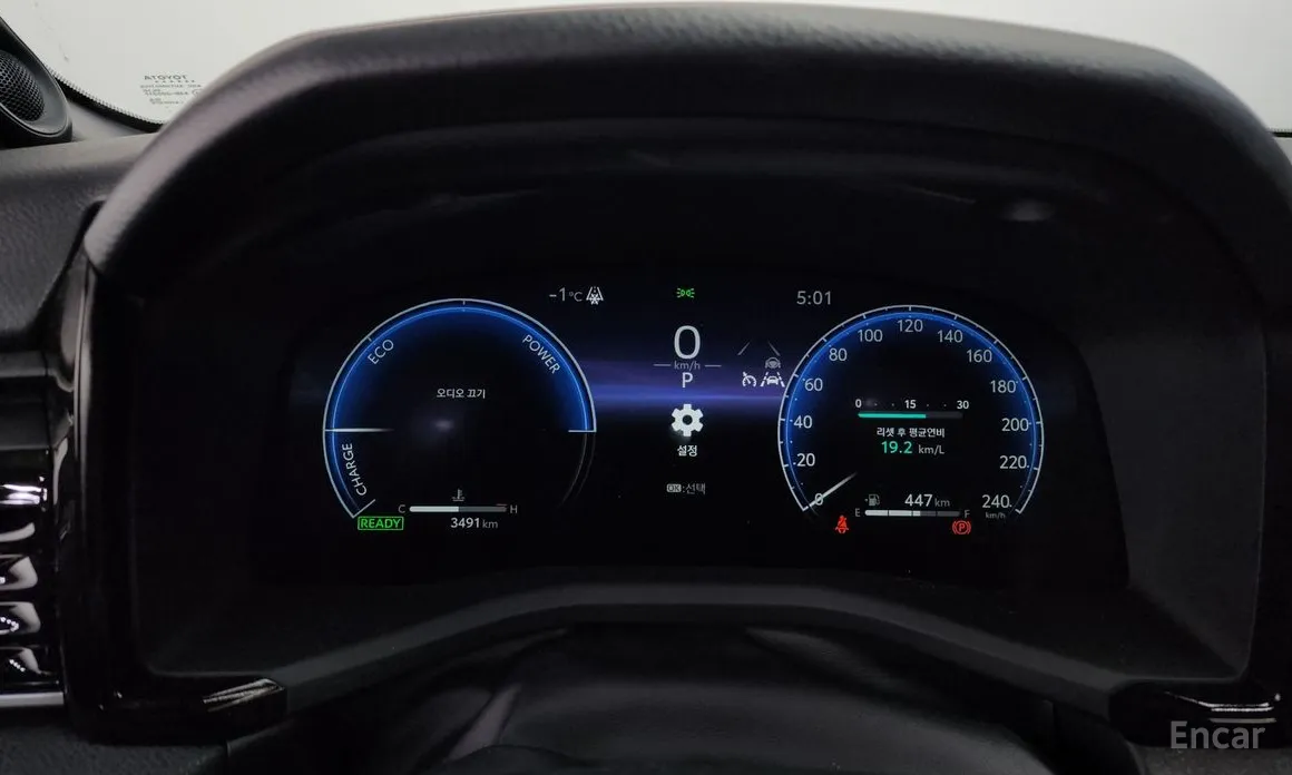 Фото 8 - Toyota Camry