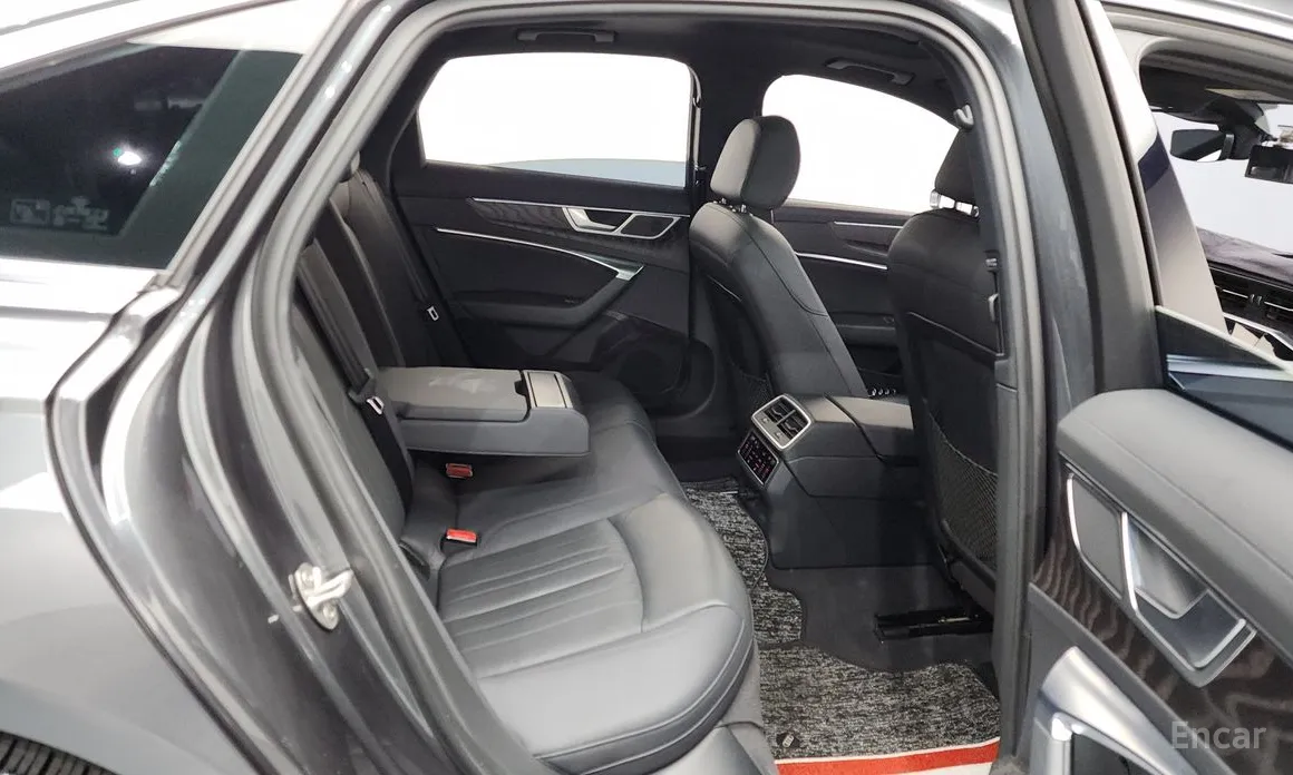 Фото 12 - Audi A6