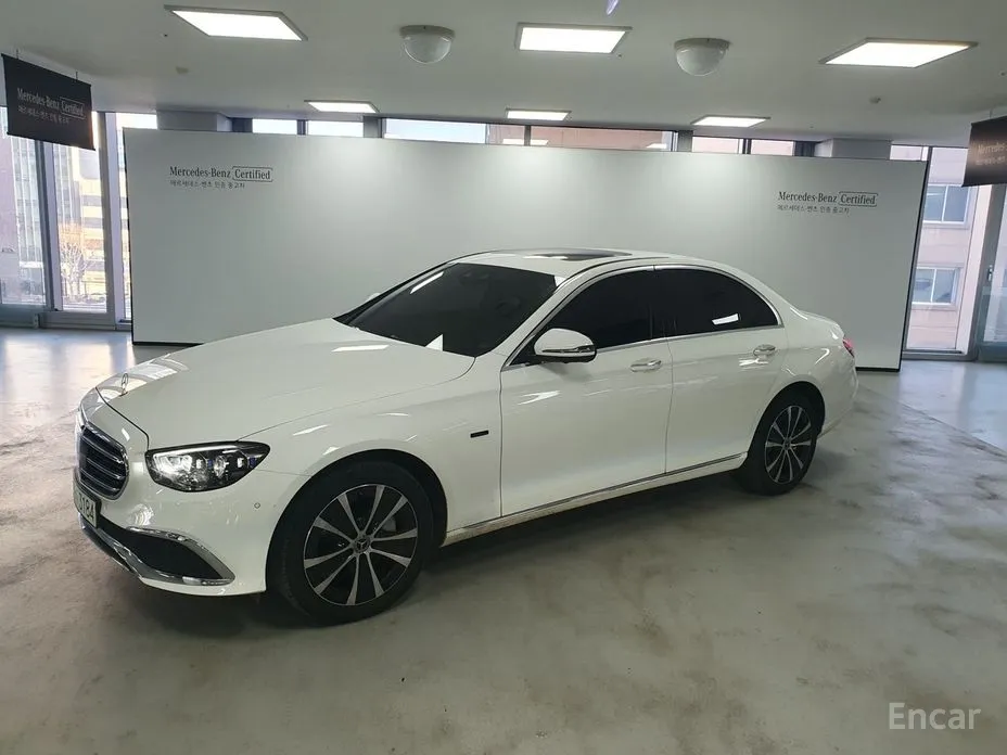 Фото 1 - Mercedes-Benz E-Class