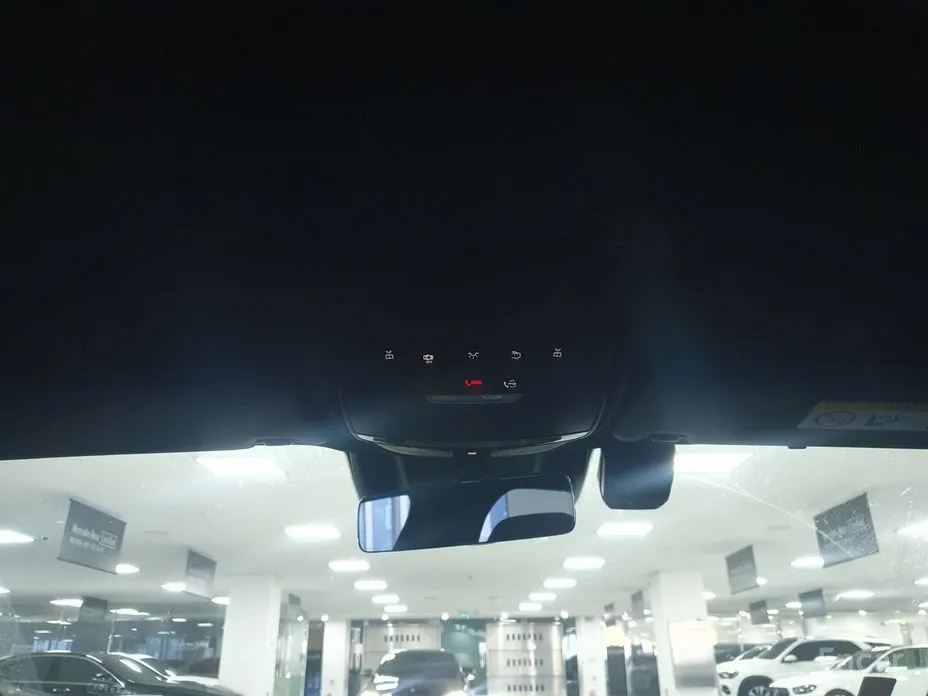 Фото 17 - Mercedes-Benz E-Class