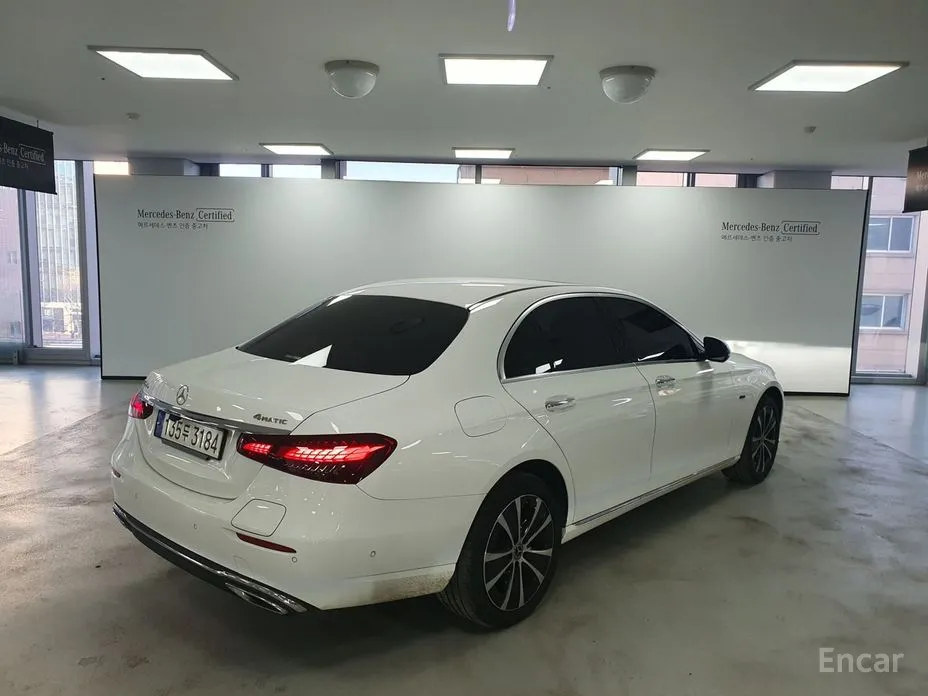 Фото 2 - Mercedes-Benz E-Class