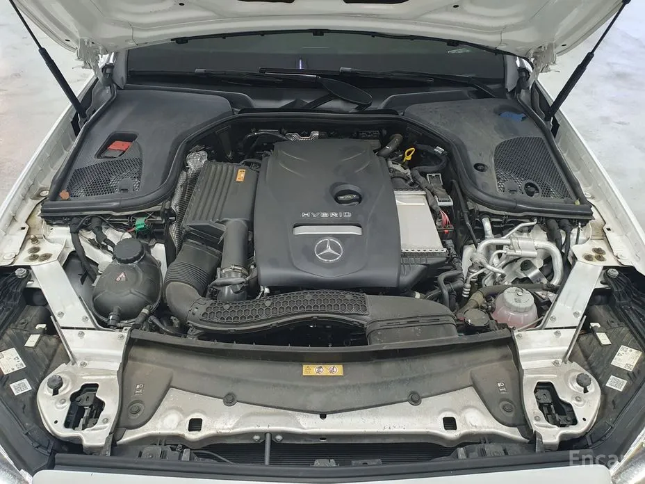 Фото 6 - Mercedes-Benz E-Class