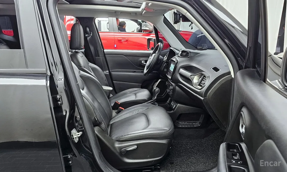 Фото 11 - Jeep Renegade