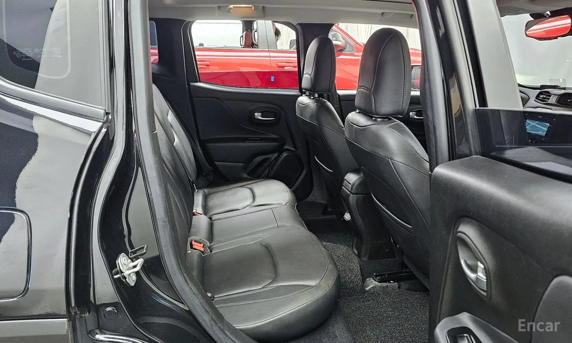 Фото 12 - Jeep Renegade