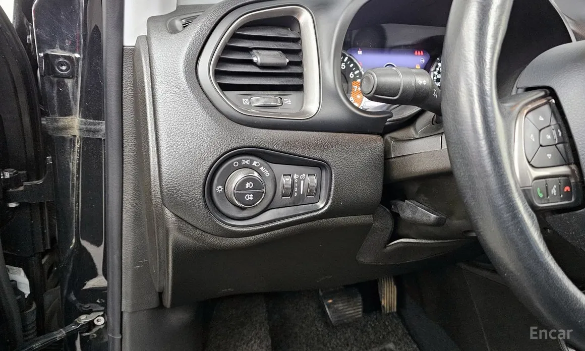 Фото 16 - Jeep Renegade