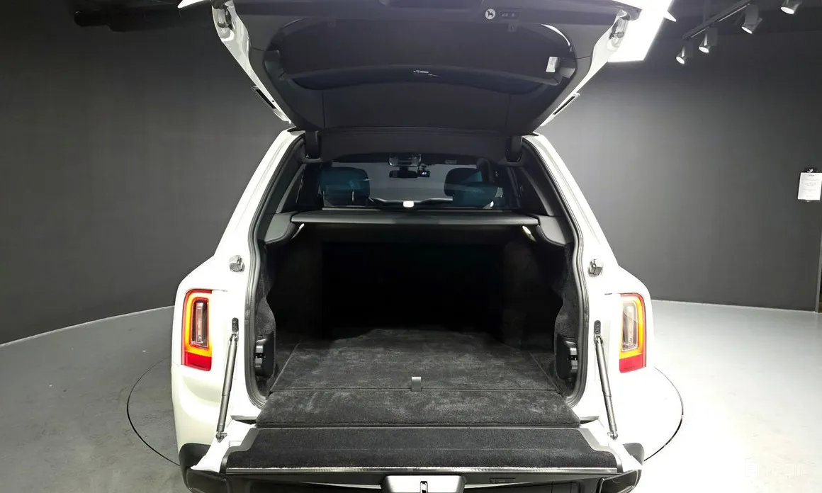 Фото 20 - Rolls-Royce Cullinan