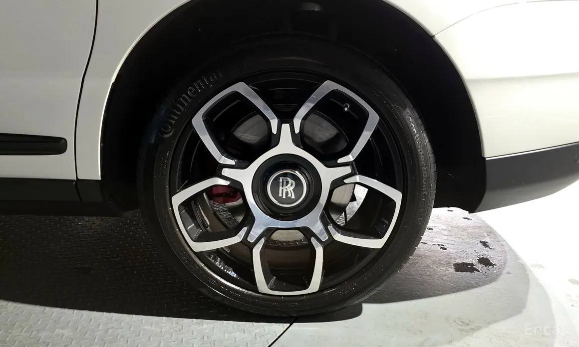 Фото 5 - Rolls-Royce Cullinan