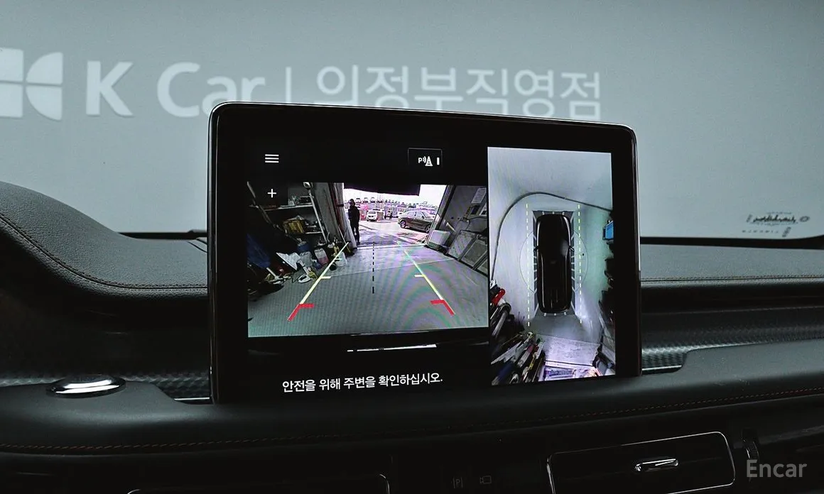 Фото 13 - Lincoln Aviator