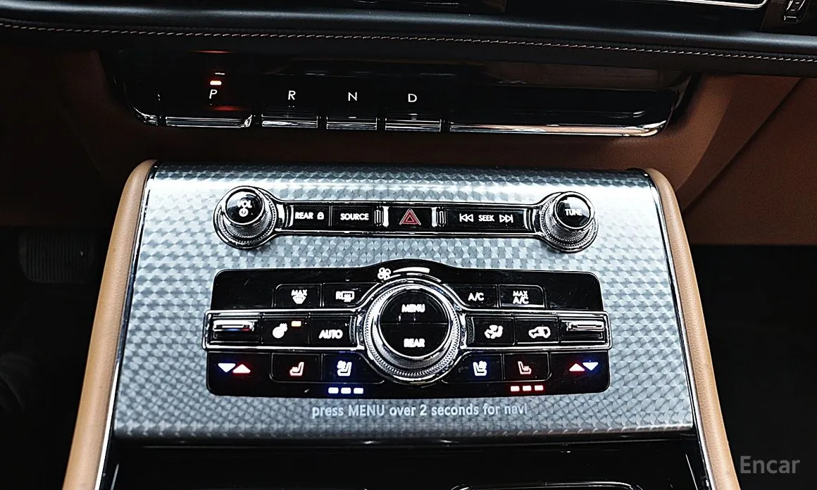 Фото 14 - Lincoln Aviator