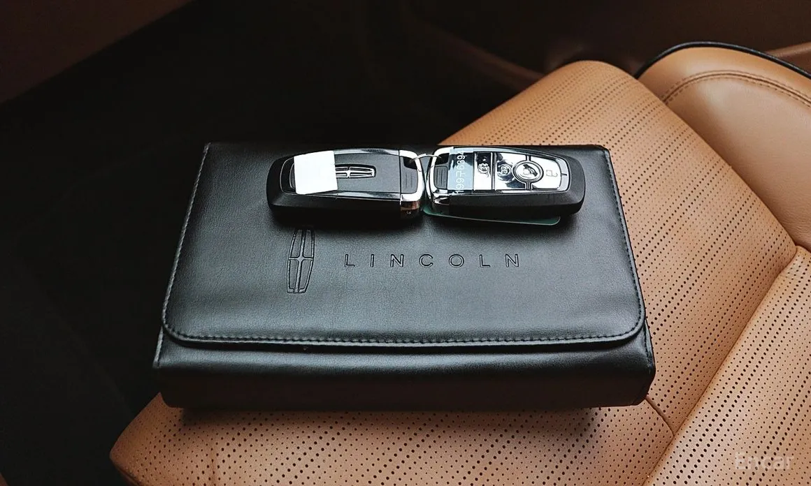 Фото 15 - Lincoln Aviator