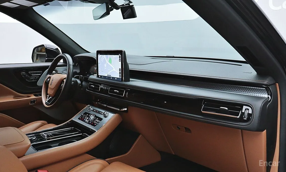 Фото 16 - Lincoln Aviator