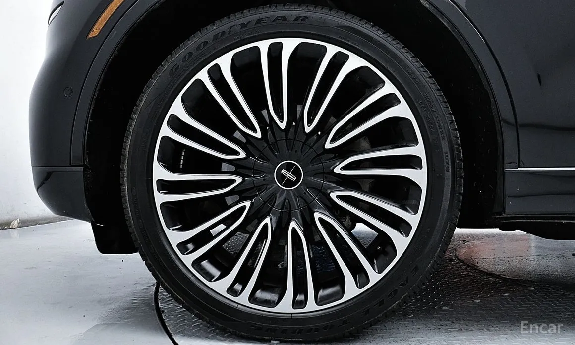 Фото 5 - Lincoln Aviator