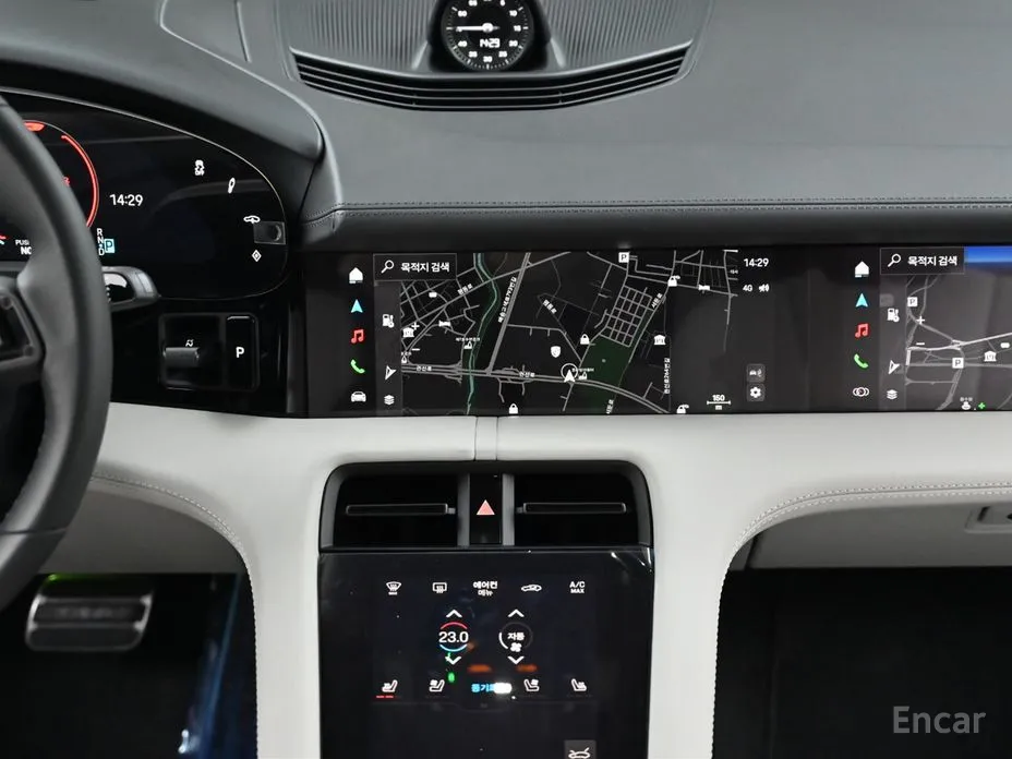 Фото 14 - Porsche Taycan