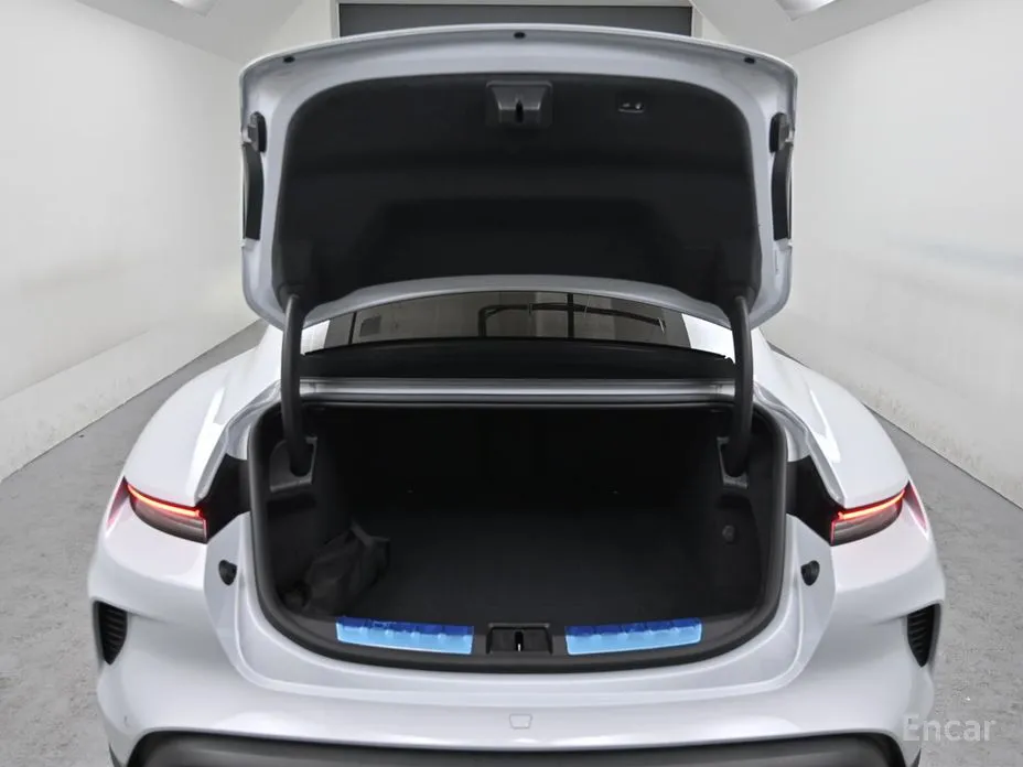 Фото 20 - Porsche Taycan