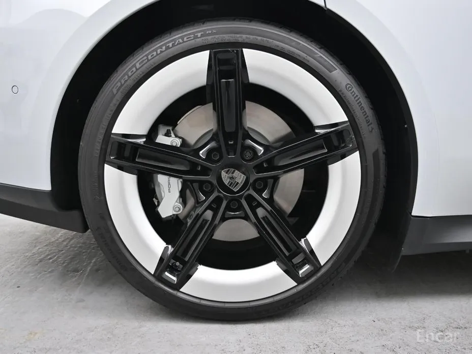 Фото 5 - Porsche Taycan