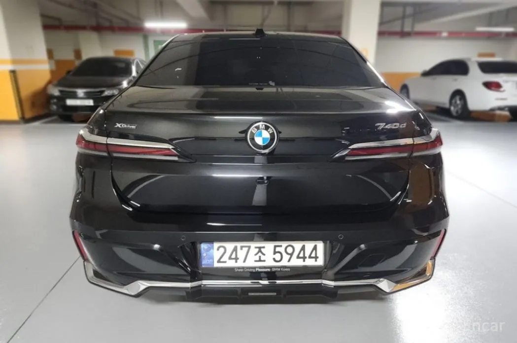 Фото 2 - BMW 7 Series