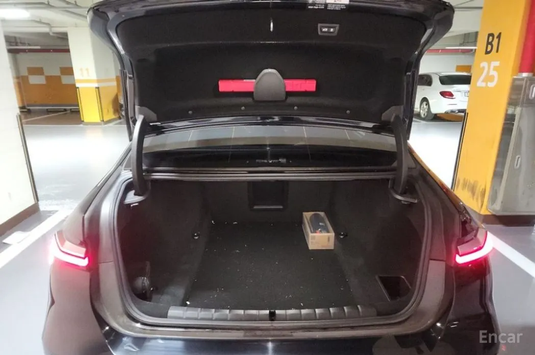 Фото 5 - BMW 7 Series