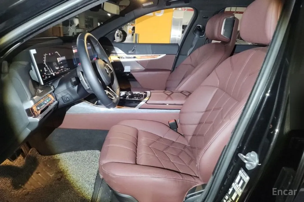 Фото 6 - BMW 7 Series