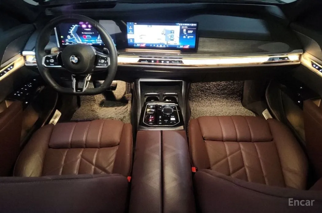 Фото 8 - BMW 7 Series