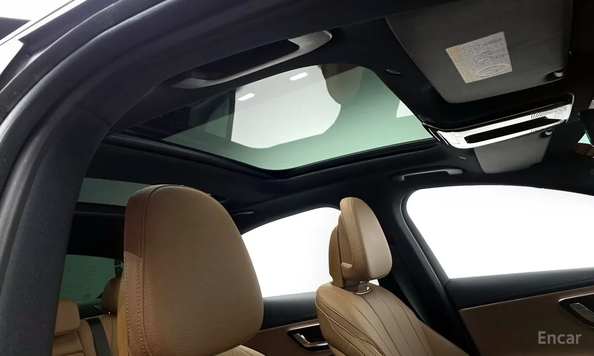 Фото 17 - Mercedes-Benz E-Class