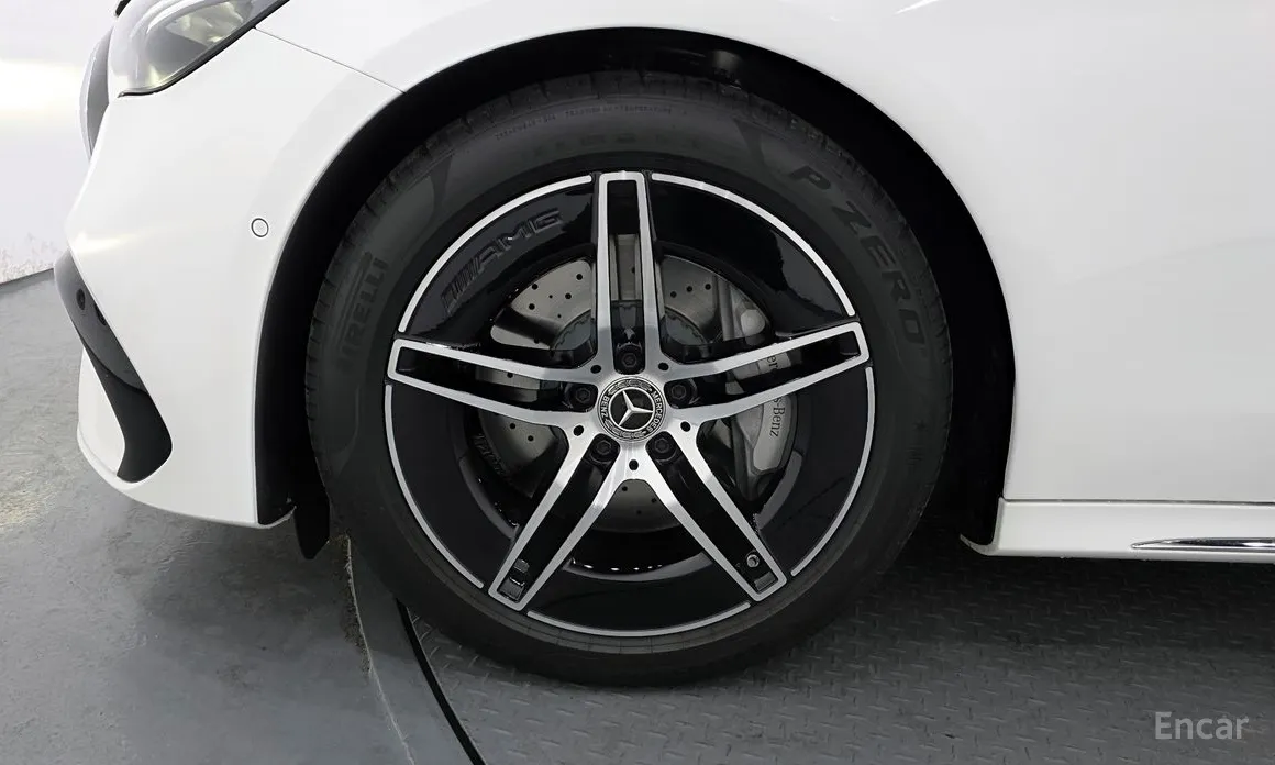 Фото 5 - Mercedes-Benz E-Class