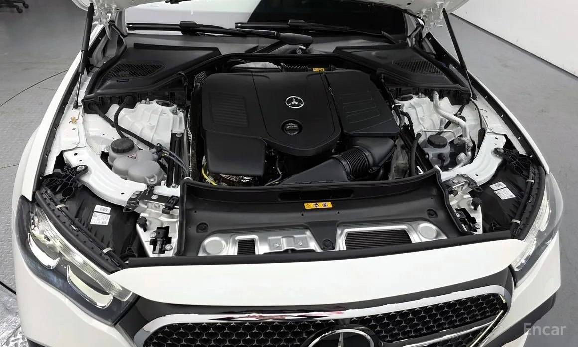 Фото 6 - Mercedes-Benz E-Class