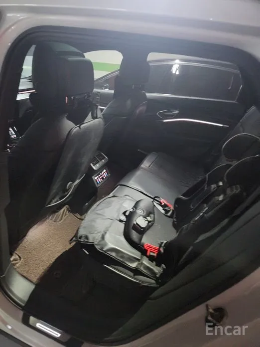 Фото 19 - Audi e-tron