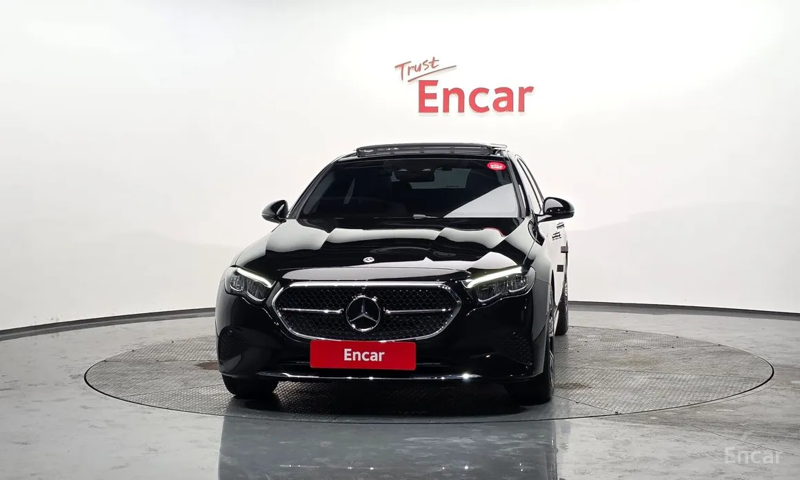 Photo 3 - Mercedes-Benz E-Class