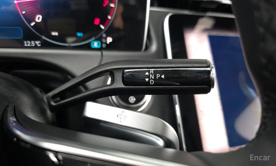 Photo 9 - Mercedes-Benz E-Class