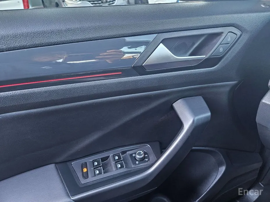 Фото 12 - Volkswagen T-Roc