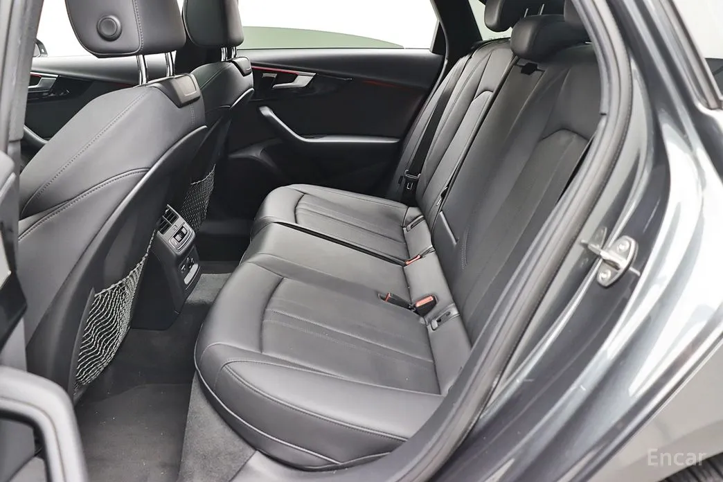 Фото 14 - Audi A4