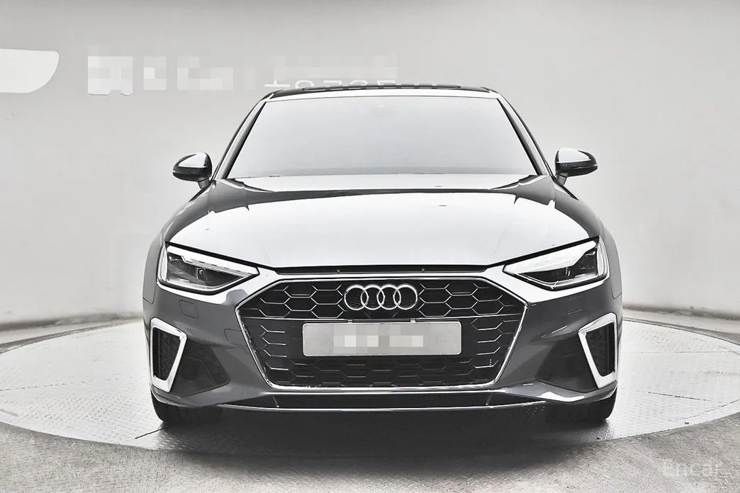 Фото 3 - Audi A4