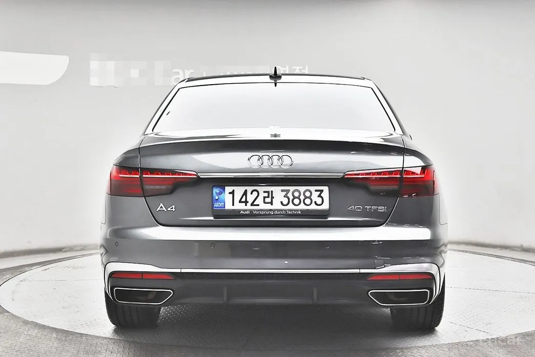 Фото 4 - Audi A4