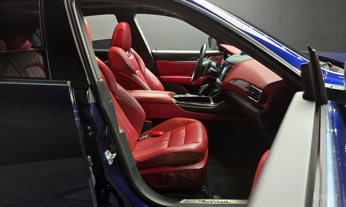 Фото 10 - Maserati Levante