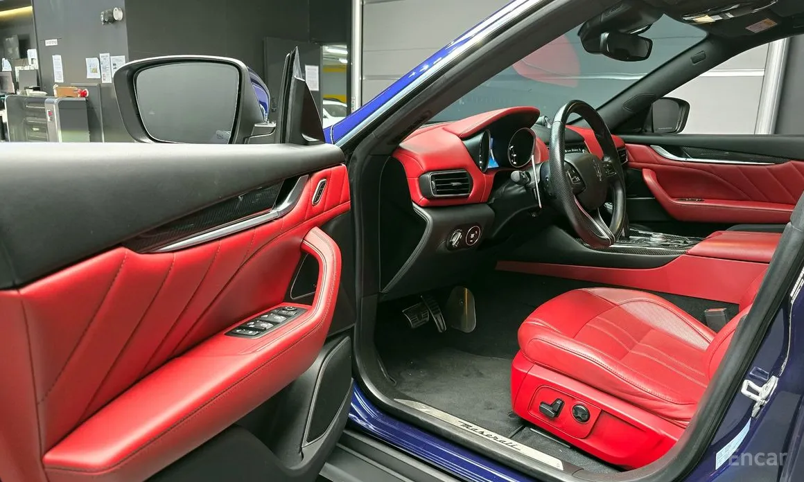 Фото 11 - Maserati Levante