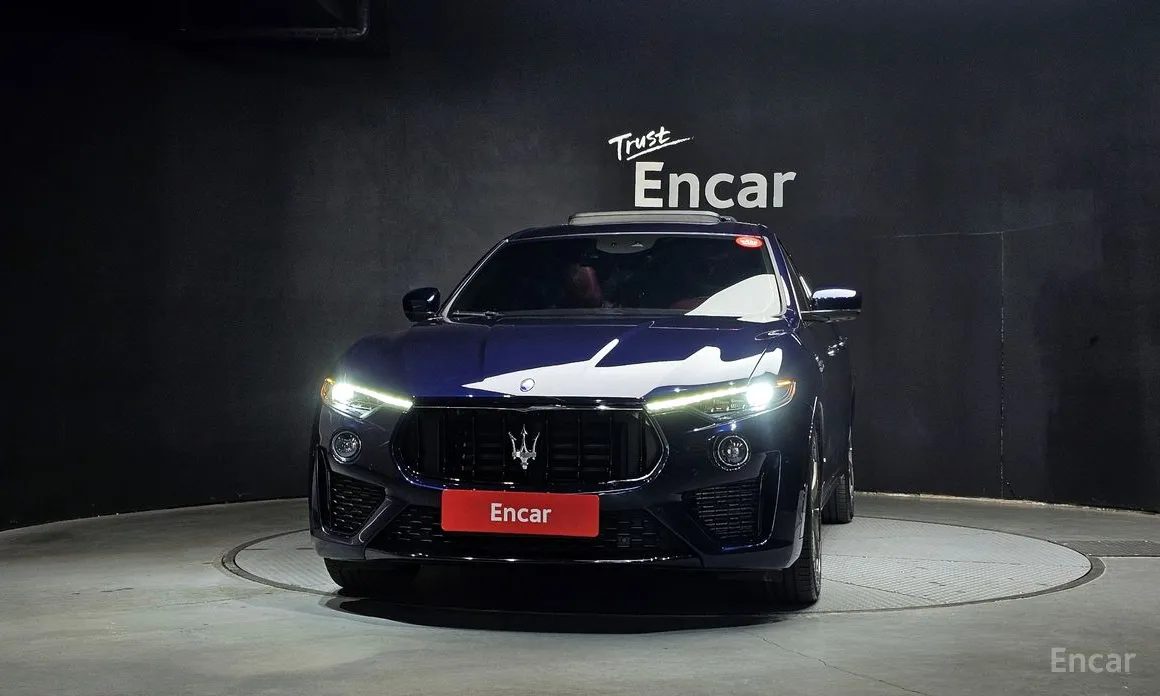 Фото 3 - Maserati Levante