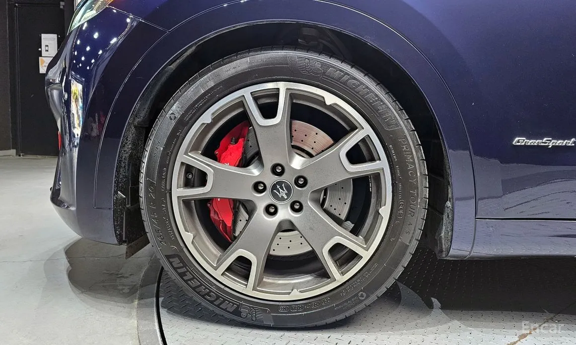 Фото 5 - Maserati Levante