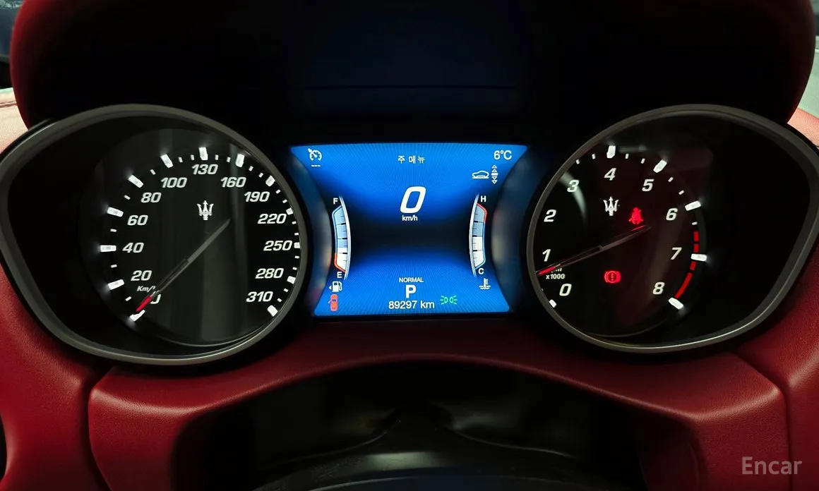 Фото 8 - Maserati Levante