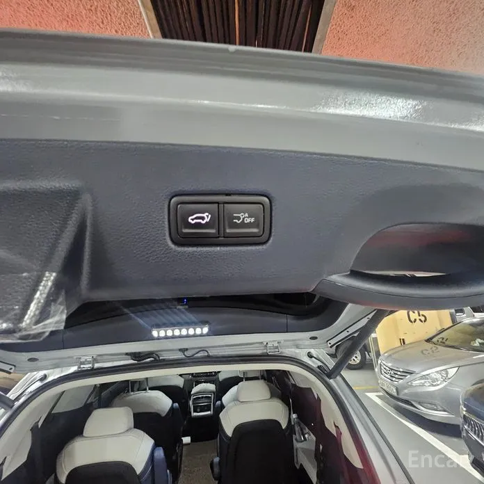 Фото 14 - Kia Carnival