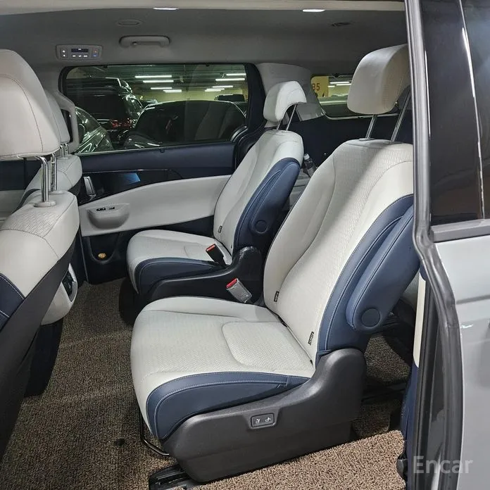 Фото 16 - Kia Carnival