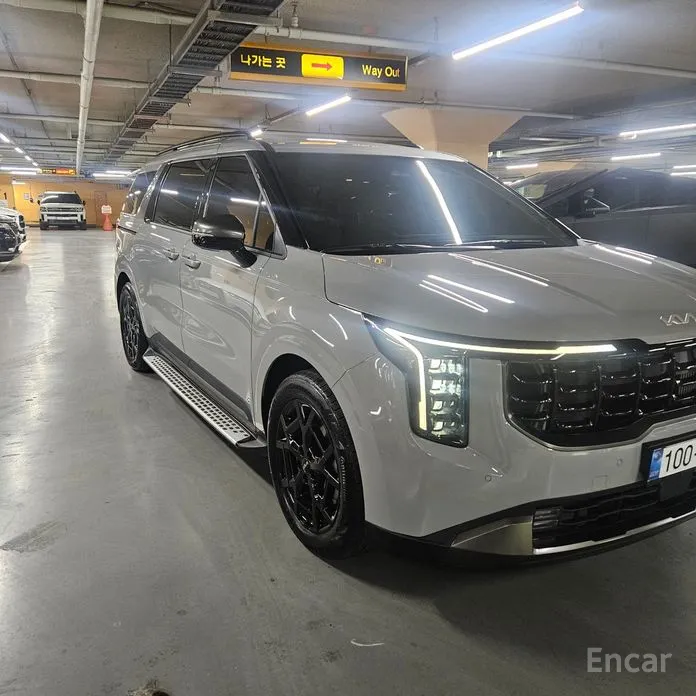 Фото 2 - Kia Carnival