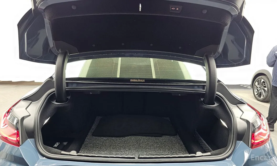 Фото 20 - BMW 8 Series