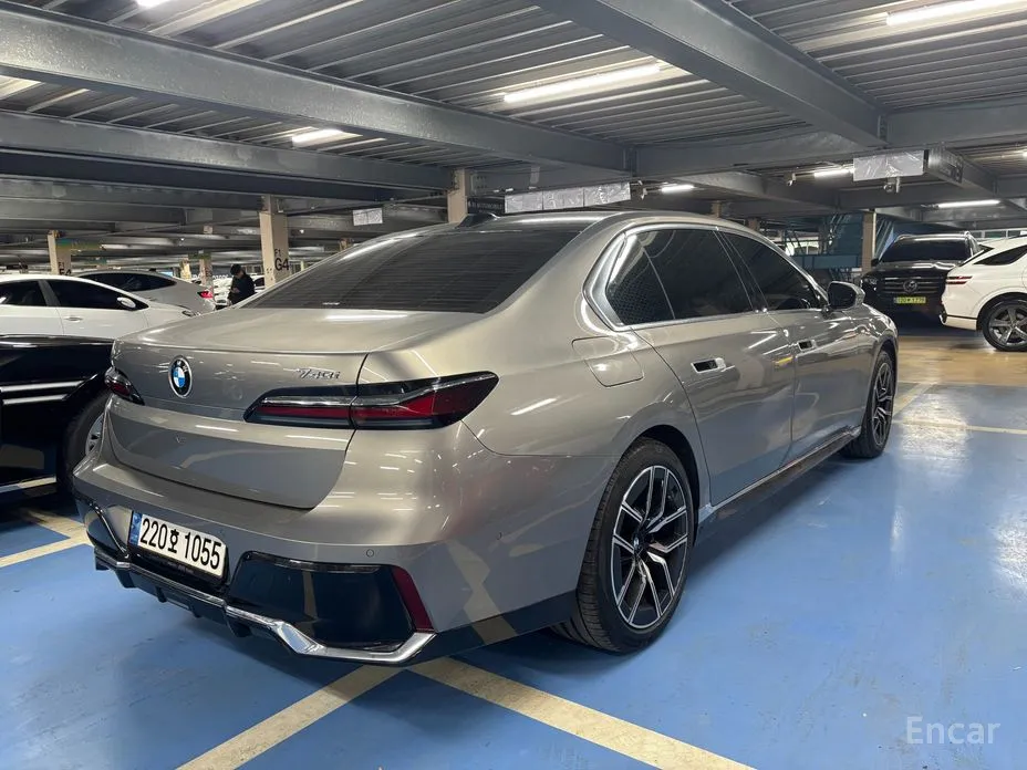 Фото 4 - BMW 7 Series