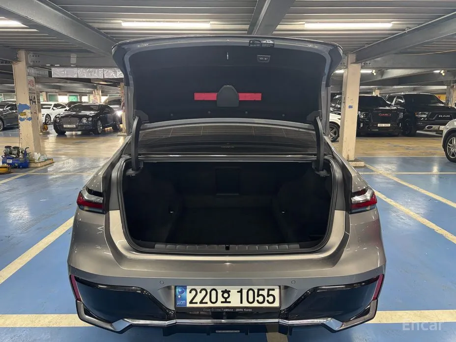 Фото 6 - BMW 7 Series