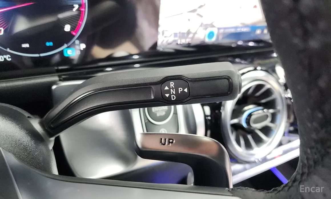 Фото 9 - Mercedes-Benz GLB-Class