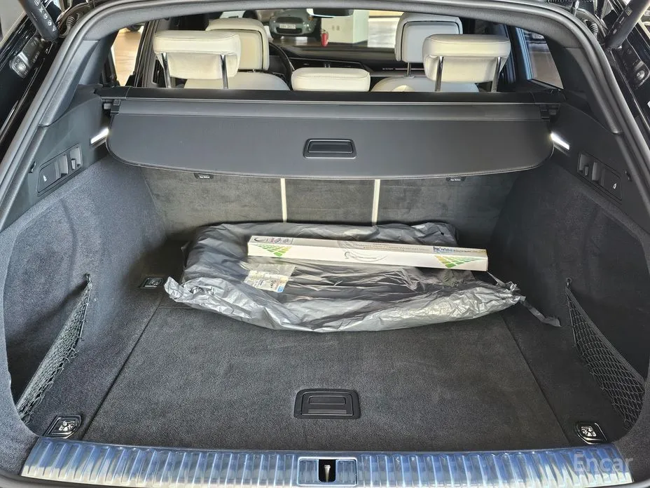 Фото 10 - Audi e-tron