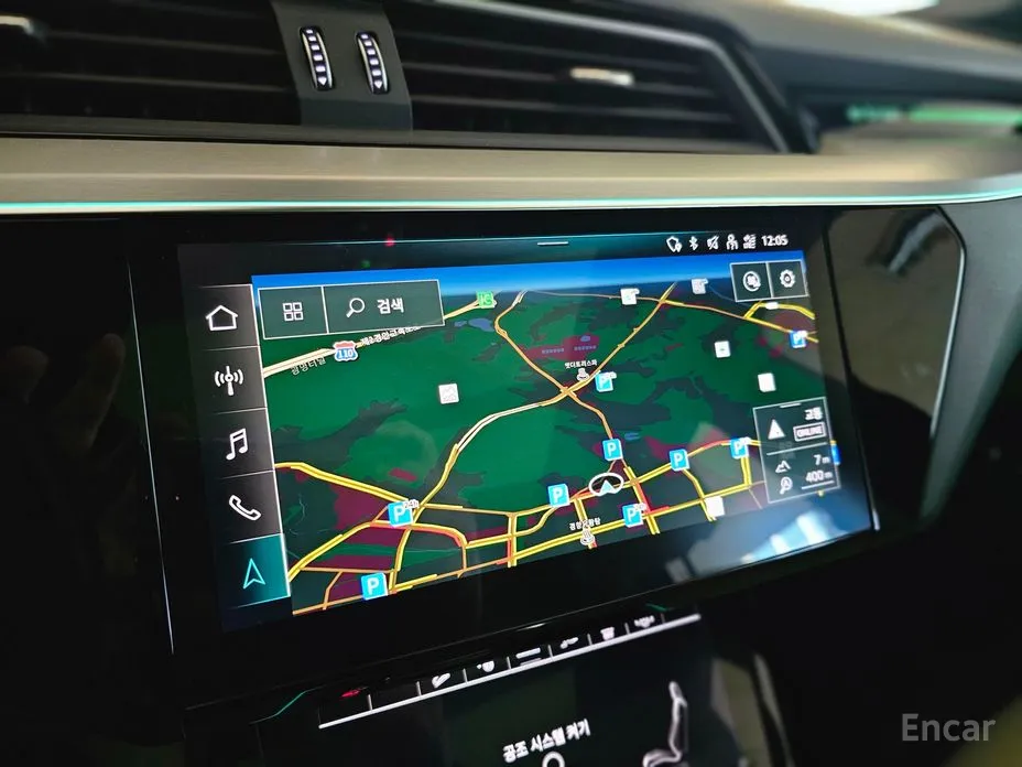 Фото 12 - Audi e-tron