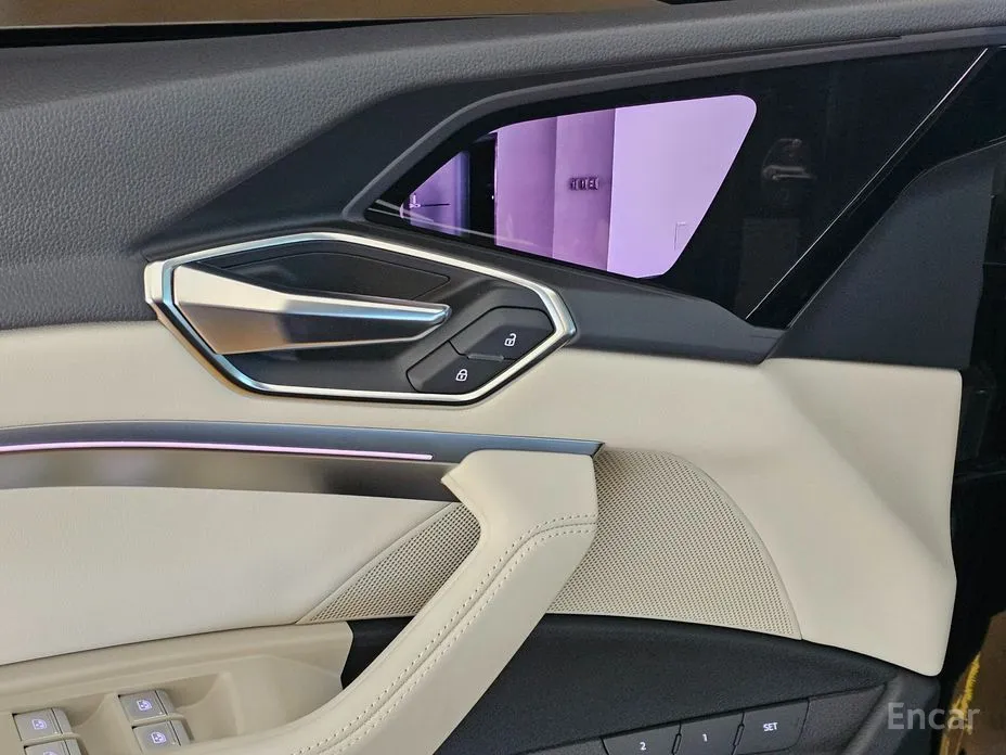 Фото 19 - Audi e-tron