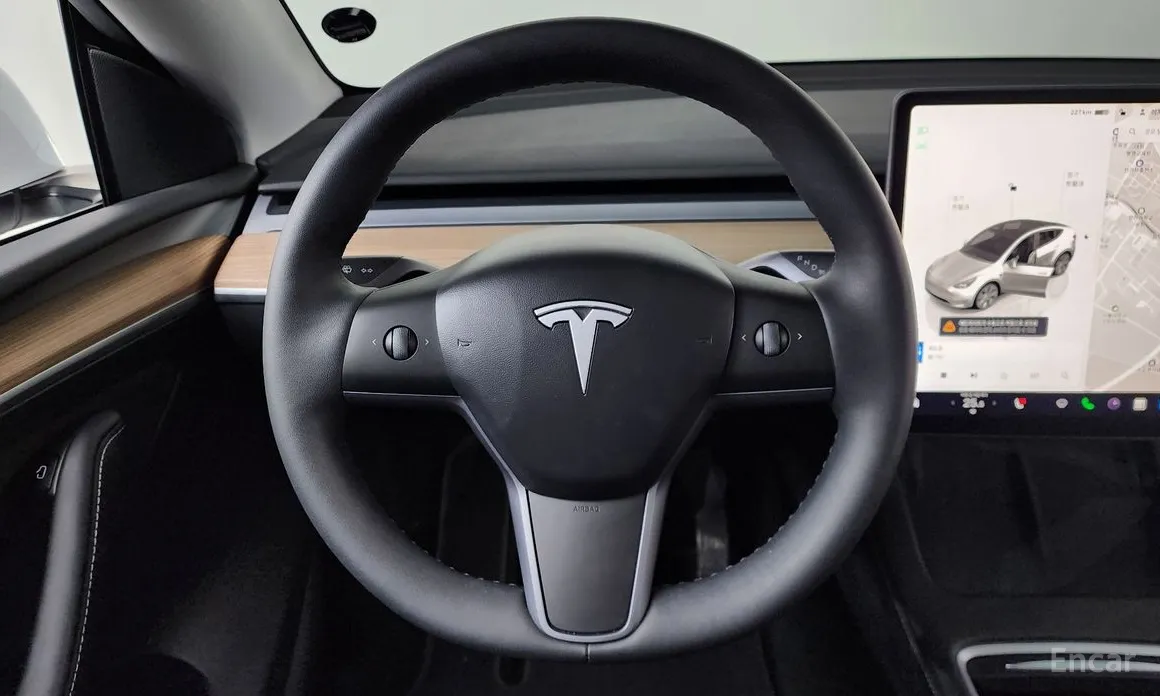 Фото 13 - Tesla Model Y